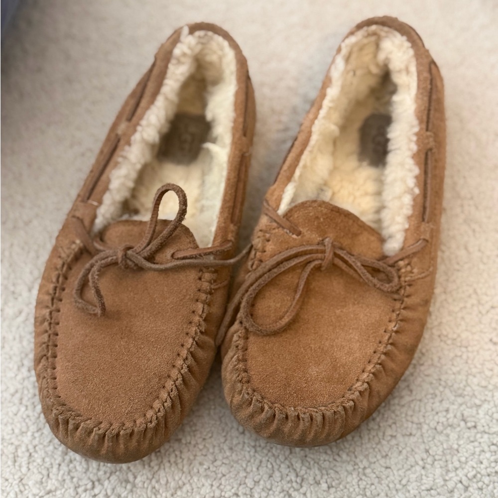 UGG 7 Chestnut Sheepskin-Lined Moccasin Slippers